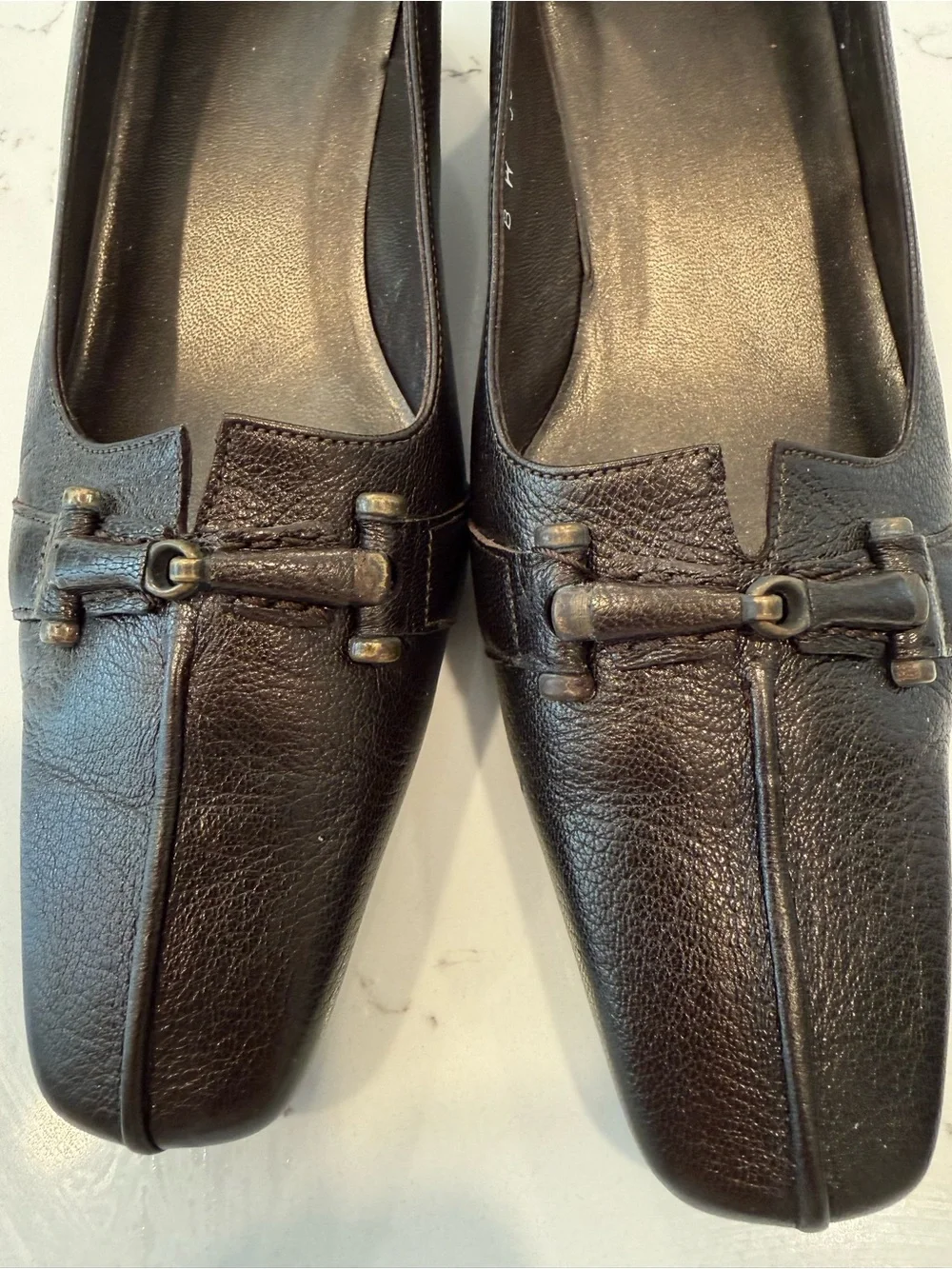 Vintage Stuart Weitzman Brown Leather Horsebit Block Heel Pumps Size 9B Spain